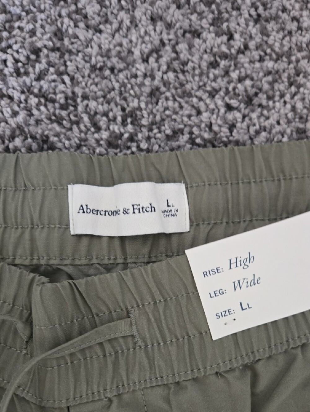 Abercrombie & Fitch Olive Green Wide-Leg Cargo Pants - Picture 2 of 3